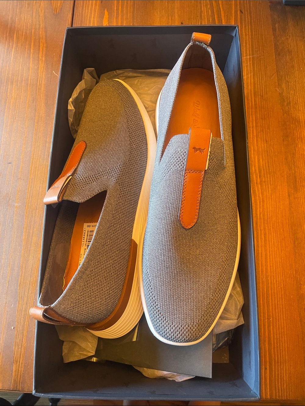 Men's Wolf and shepherd Grey Knit Slip-On Sneakers Tan Leather Accent 11 NWT